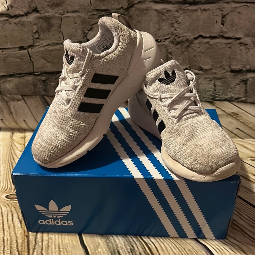 Toddler girl adidas shoes